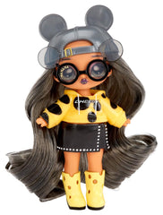 Na Na Na Surprise open backpack reveals Marisa Mouse bedroom scene for imaginative play.