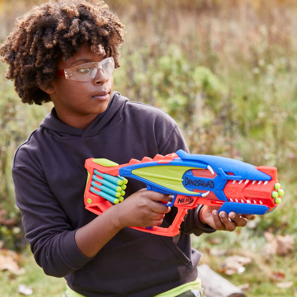 NERF DinoSquad Terrodak dino-detail adds immersive dinosaur style to play.