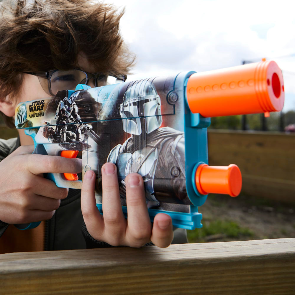 Nerf Star Wars Mandalorian top view reveals compact, comfortable grip