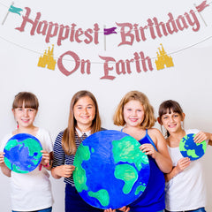 Nesinpa photo-backdrop banner, versatile backdrop for cake tables and celebrations.