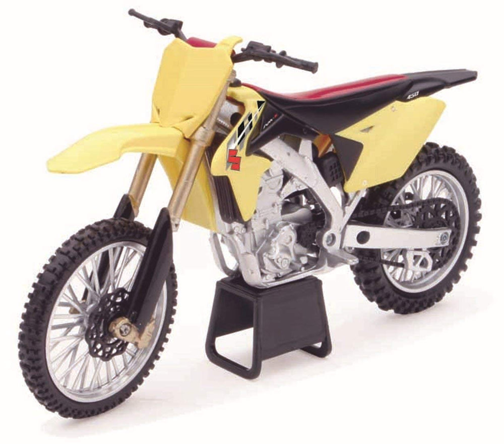 NewRay 1/12 Suzuki RM-Z450 2014 front view showcases precise detailing for display.