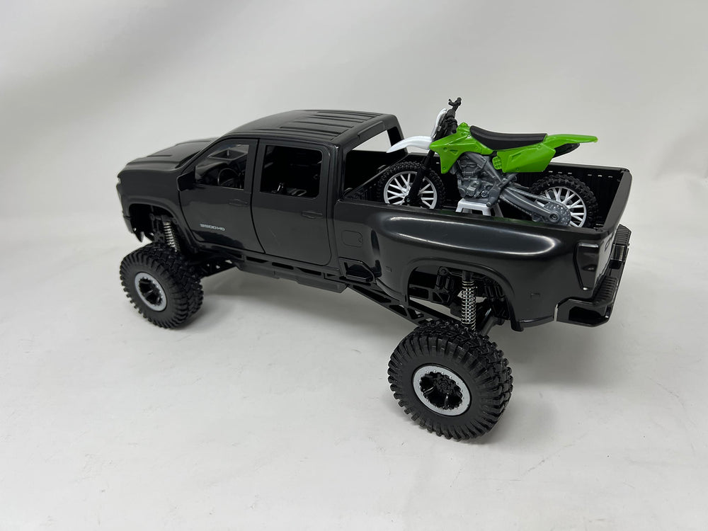 New-Ray X-Treme Adventure open doors and rear gate for interactive play.