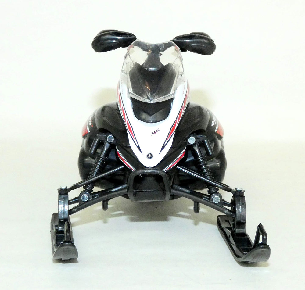 NewRay Yamaha FX Snowmobile model wheel detail enhances realism.