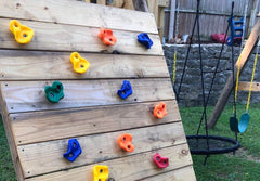 NOSTIFY blue and green holds with mounting hardware for quick installation
