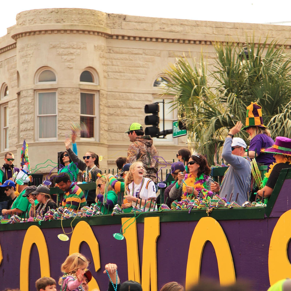NOVWANG beads resist fading for repeated wear at events