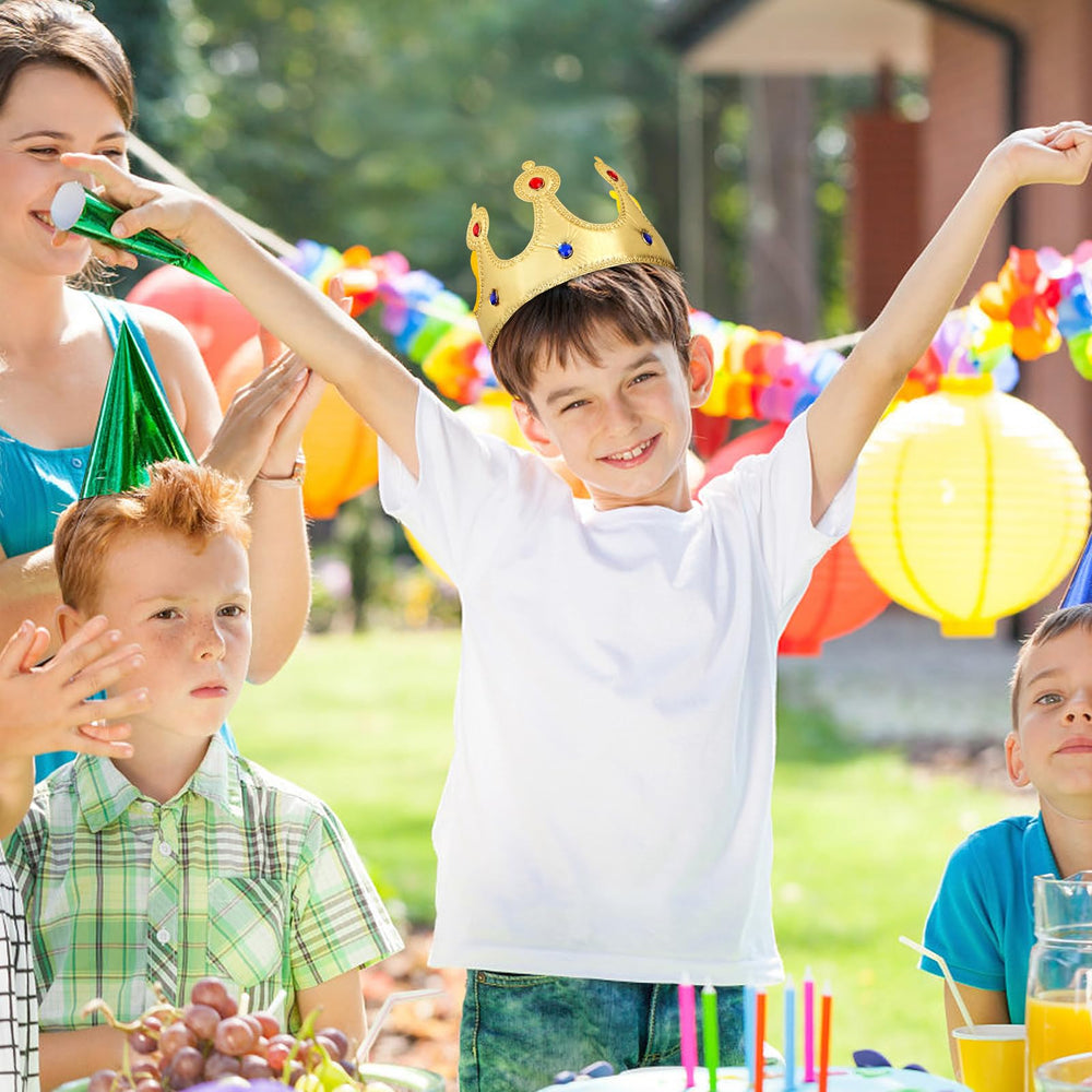 NUOBESTY Golden King Crown worn by a child, festive party photo prop