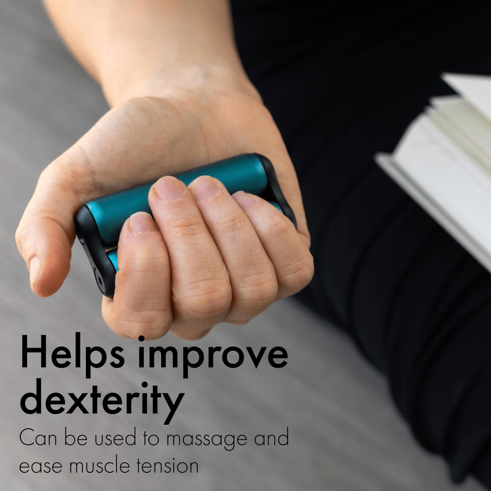 ONO Roller held in hand highlights compact, pocket-friendly design for on-the-go focus.
