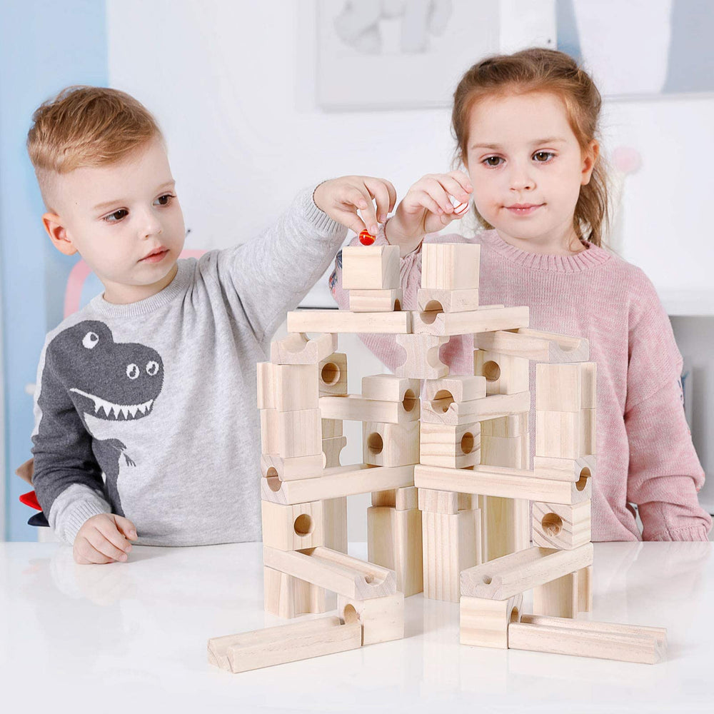 Onshine engineering-inspired challenges develop spatial thinking and hand-eye coordination.