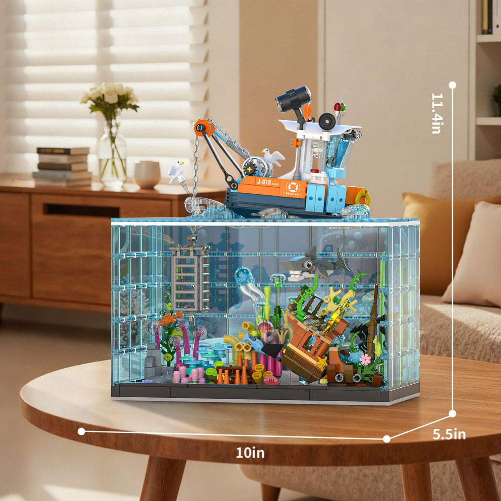 OQMI Fish Tank Building Set treasure chest adds treasure-themed detail.