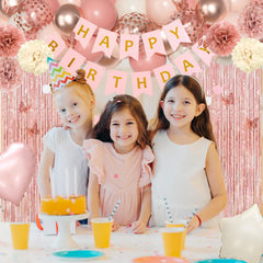 Ouddy Party circle banner ties decor together