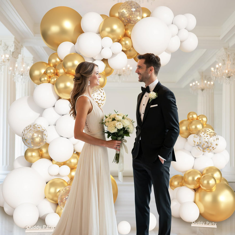Ouddy Party gold confetti balloons brighten celebrations with festive sparkle.