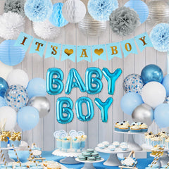 Ouddy Party foil star balloons add metallic shine to the decor