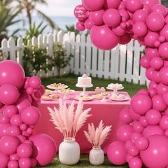 Oudy Party glue points help secure balloon clusters