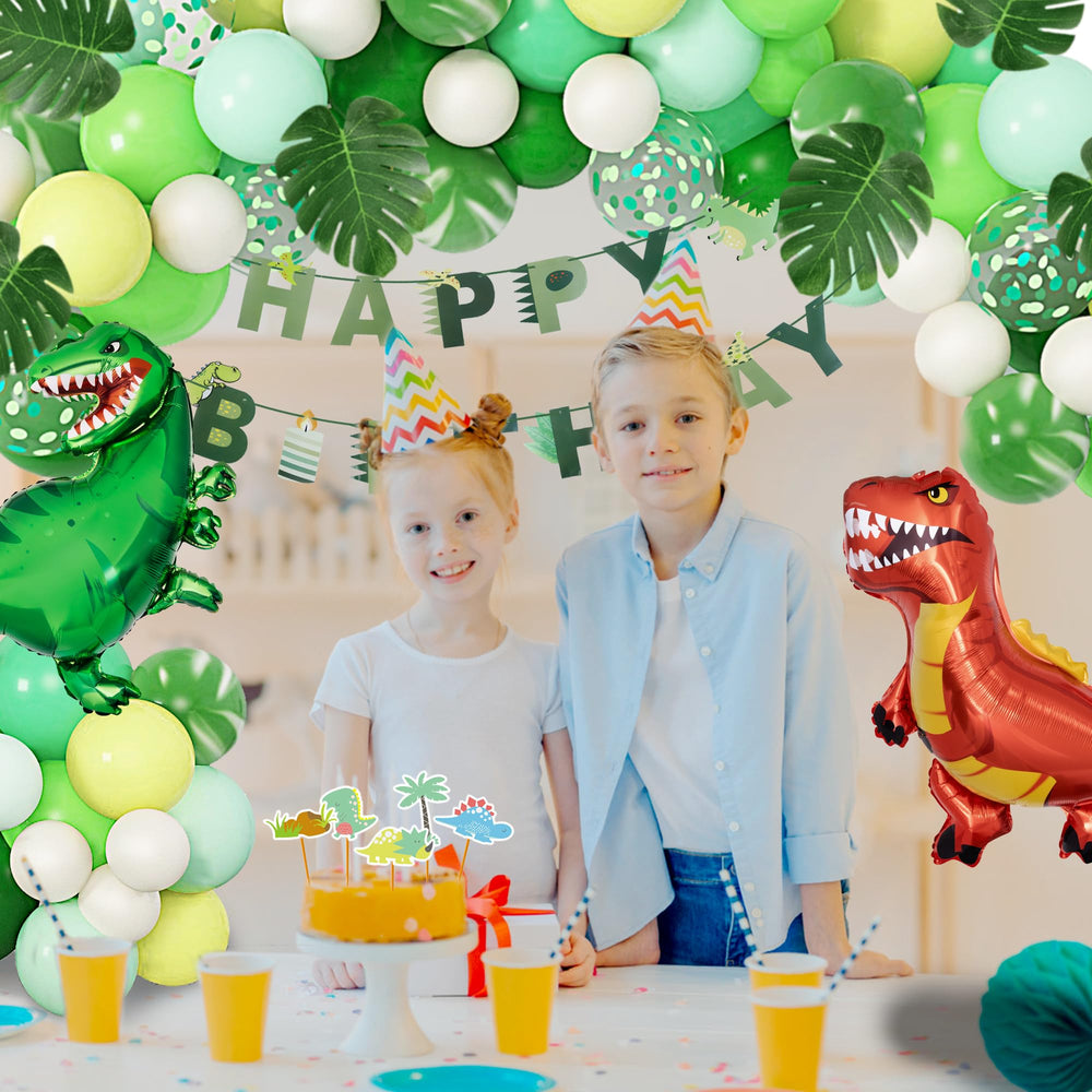 Ouddy Party simulated leaves add natural jungle accents