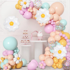 Ouddy Party versatile daisies suit baby showers, weddings, and themed parties.