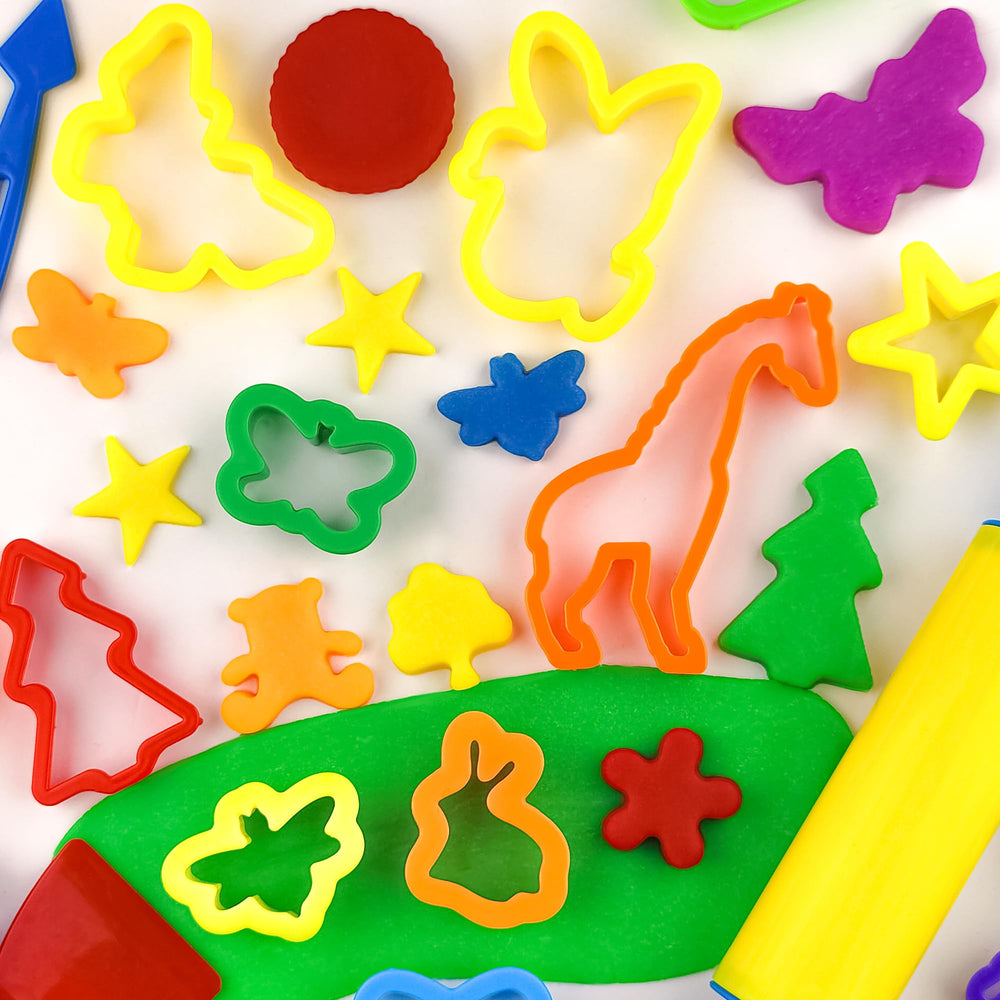 Oun Nana toddler-friendly set supports fine motor skill development during crafting.