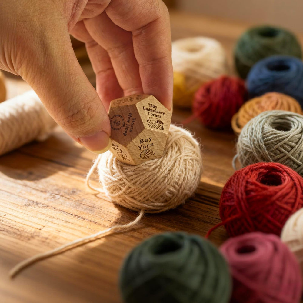 Oyeftp Quilter's Dice inspires creative sewing sessions.