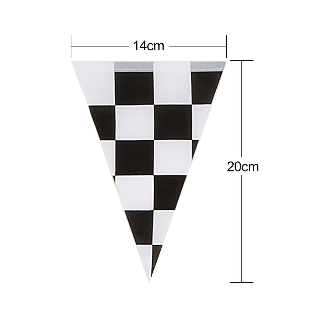 Pangda racing theme pennant setup adds dynamic flair to birthday events.
