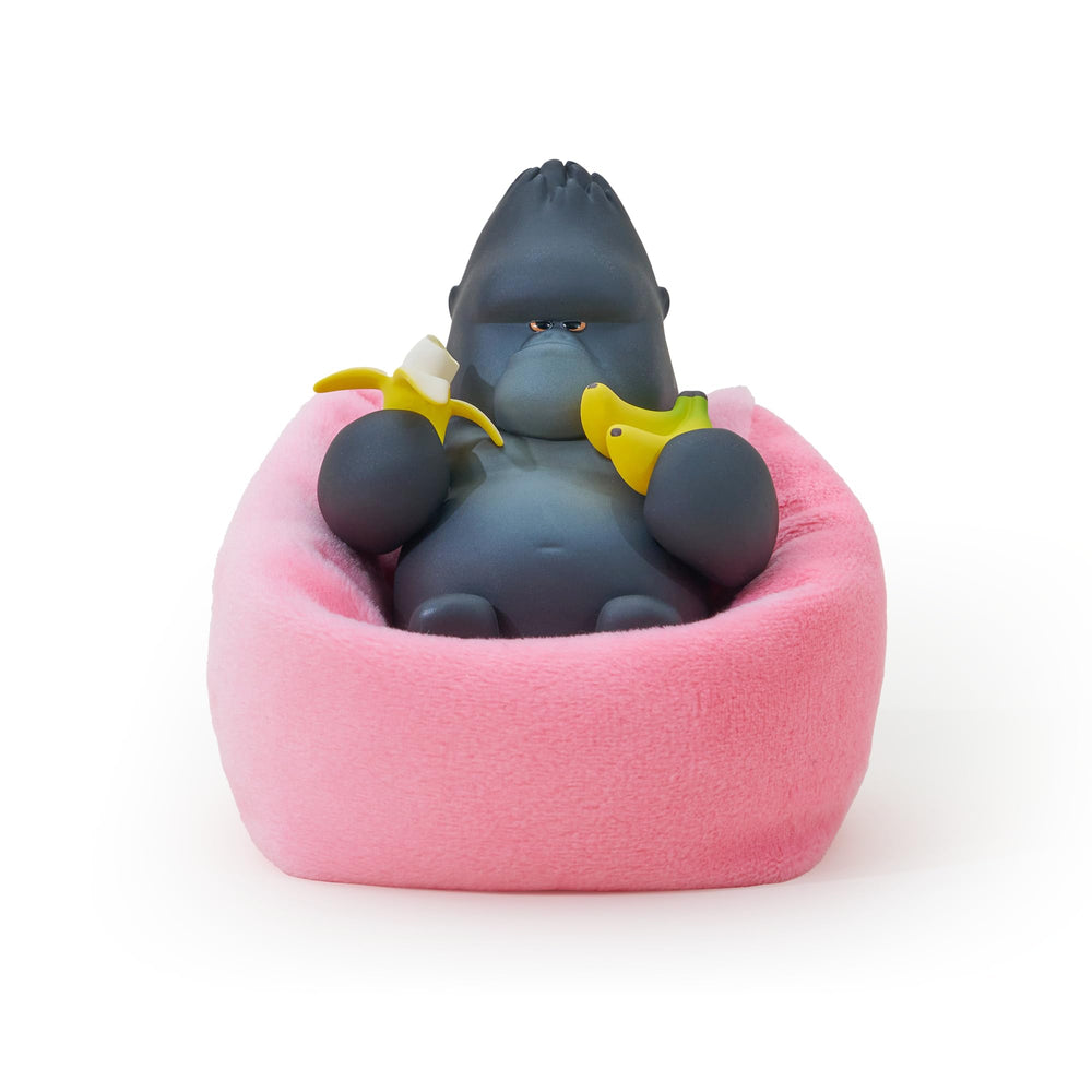 Detachable sofa detail on Party Animals Win Series gorilla figure