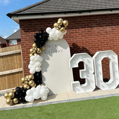 PATYDECRO New Year decor with glamorous metallic palette.