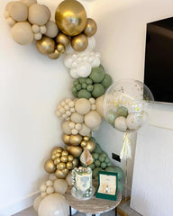 PATYDECRO party backdrop setup with balloons for photo moments