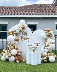 PATYDECRO wedding backdrop using white and gold balloons.
