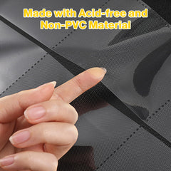 Pemocyny Toploader Binder provides water and fingerprint protection for cards.