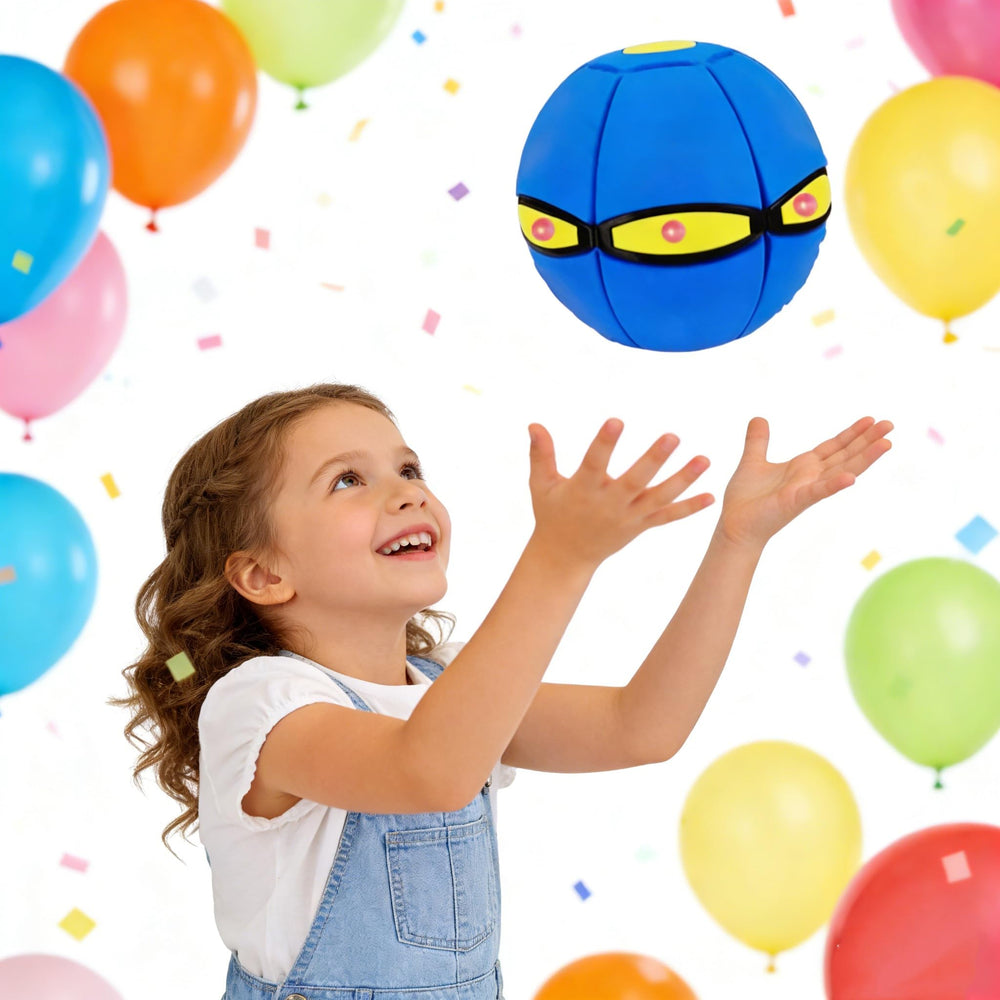 Peocryy magic ball with lights attracting pets during curious play