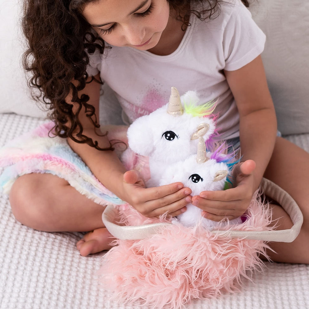 Perfectto Design plush carrier keeps the unicorns and accessories organized