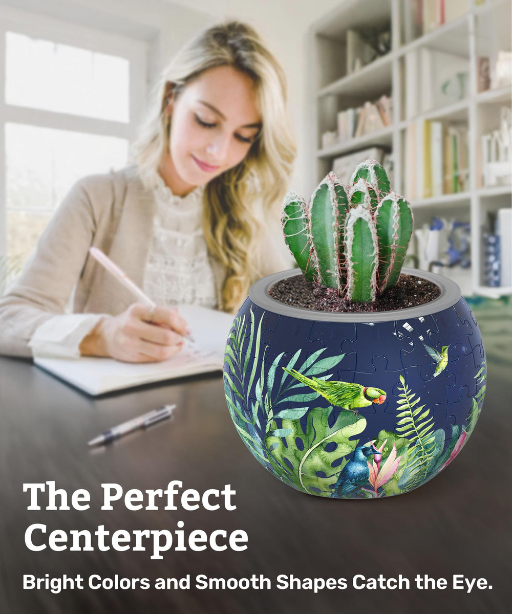 PieceRelax dual-layer planter with drainage holes and sealed drip tray for easy care