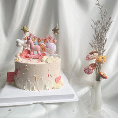 Pinenjoy dollhouse unicorn figurine complements micro landscapes and shelves.
