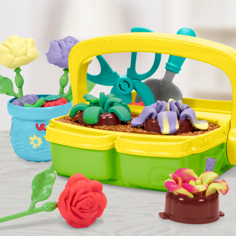 Play-Doh Blooming Flowers instruction cards guide easy studio-style projects.