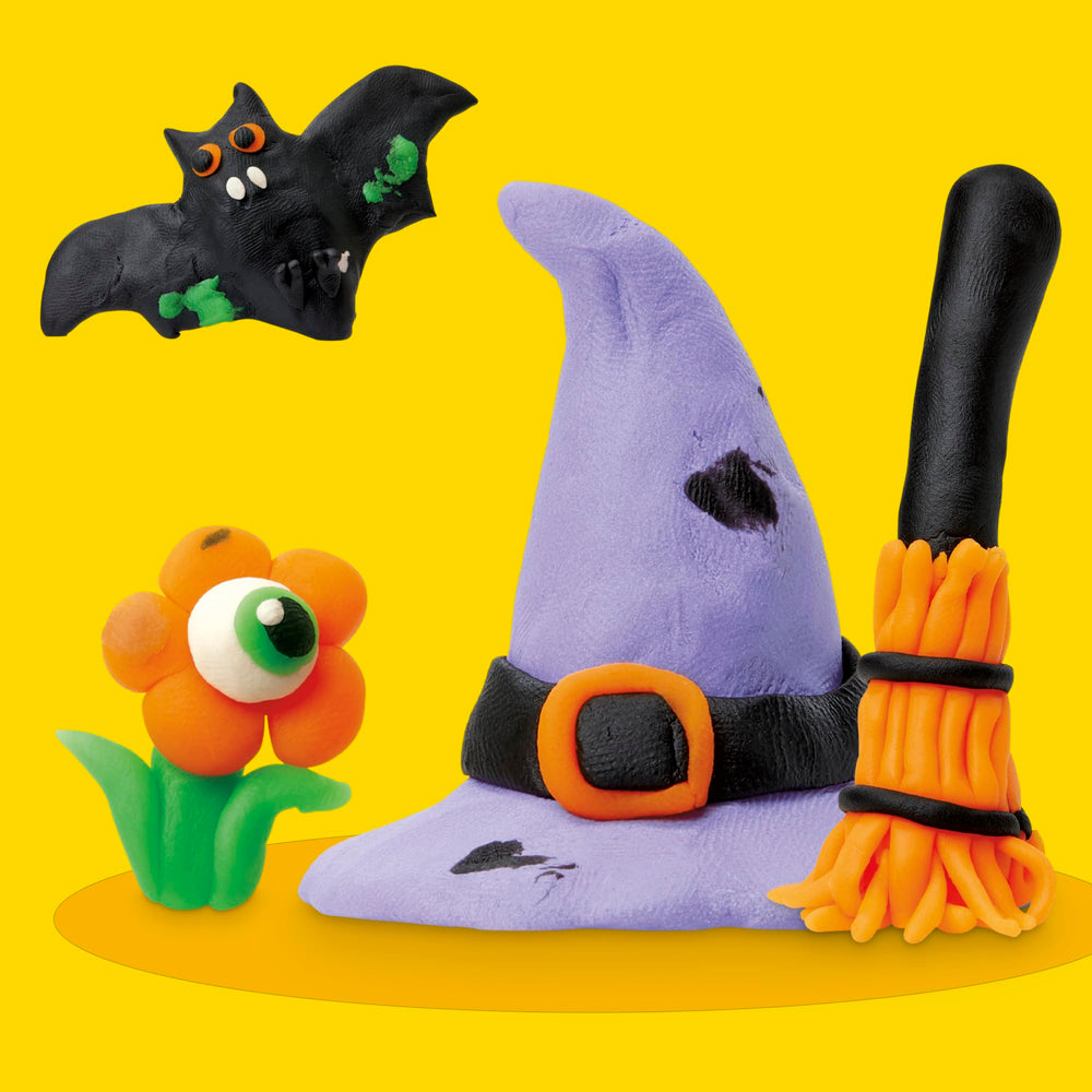 Play-Doh Spooky Colors 30 Pack green sticks ideal for monsters and goblin art projects.