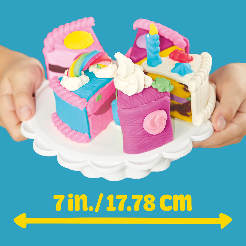 Play-Doh Super Slice Cake Playset: colorful layers and marbling for creative cakes.
