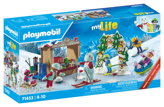 Playmobil Ski World food stand offers snacks for a cozy break.