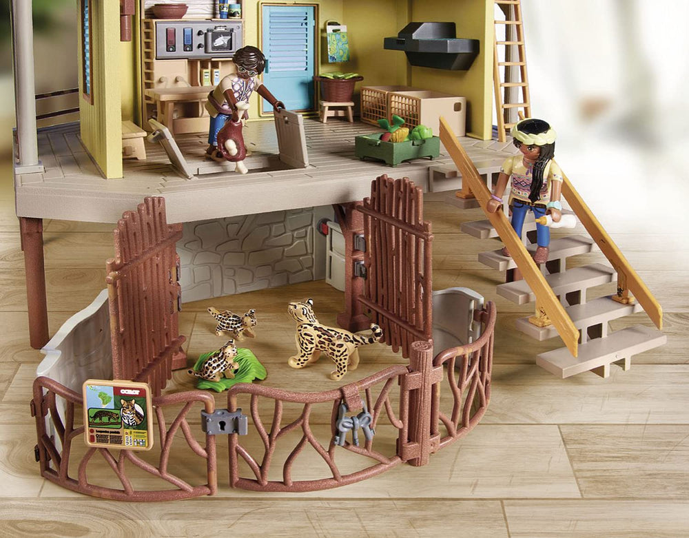Playmobil Wiltopia pulley system to move supplies easily