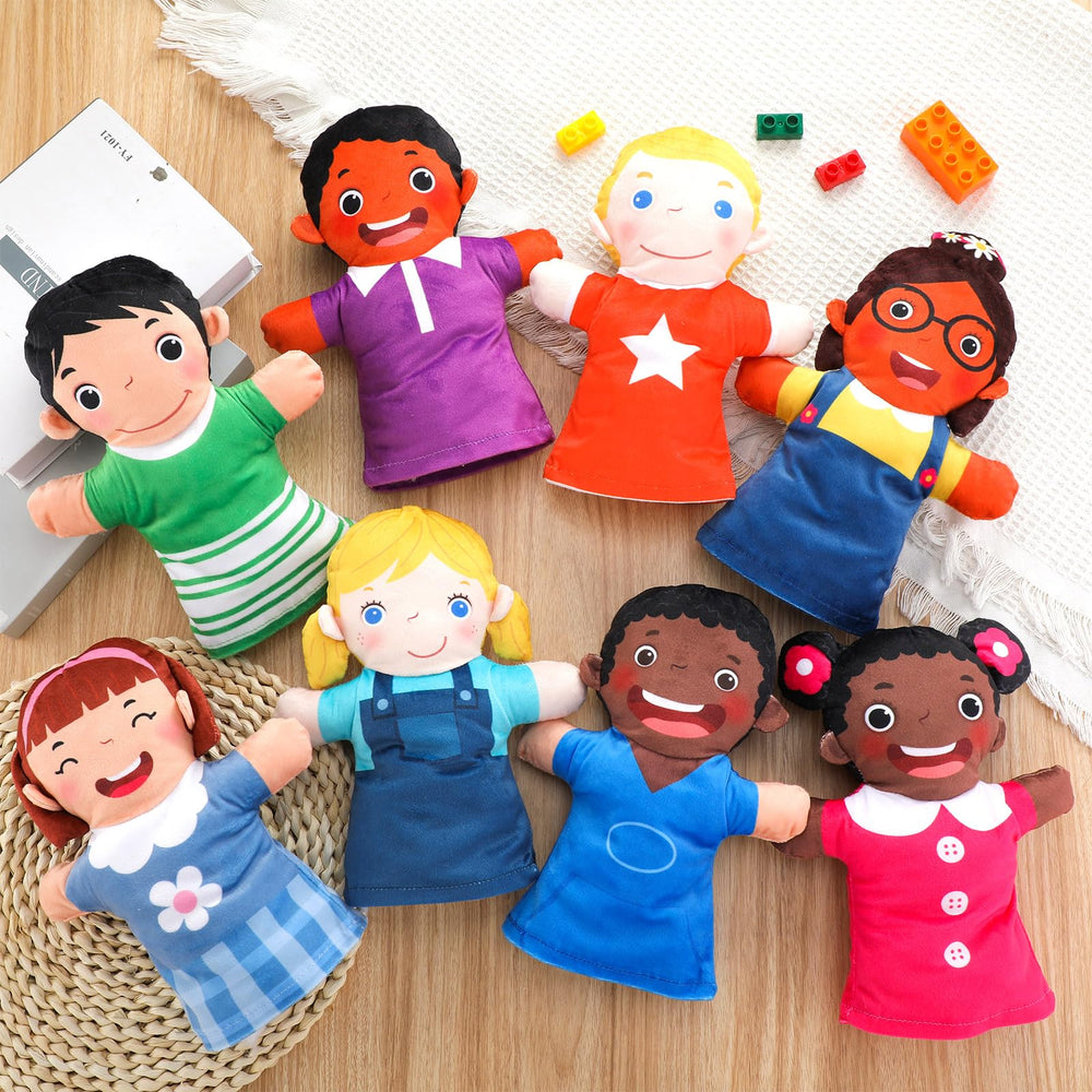 Poen puppets sized 27x20 cm, comfortable for children's hands.