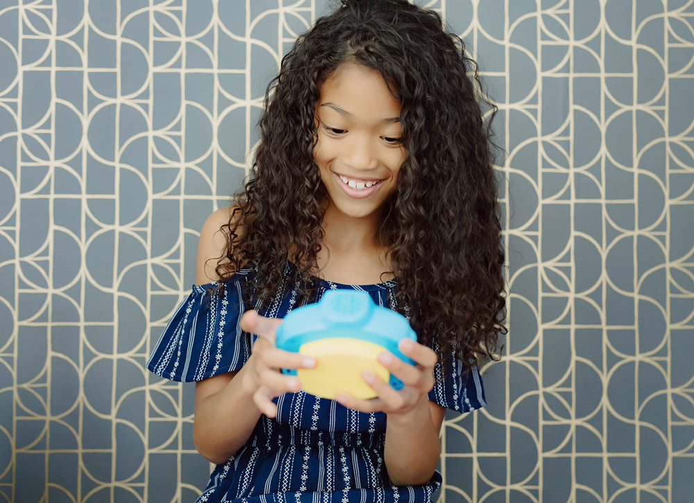Pop It! Pro requires no loose pieces, ideal for mess-free travel.