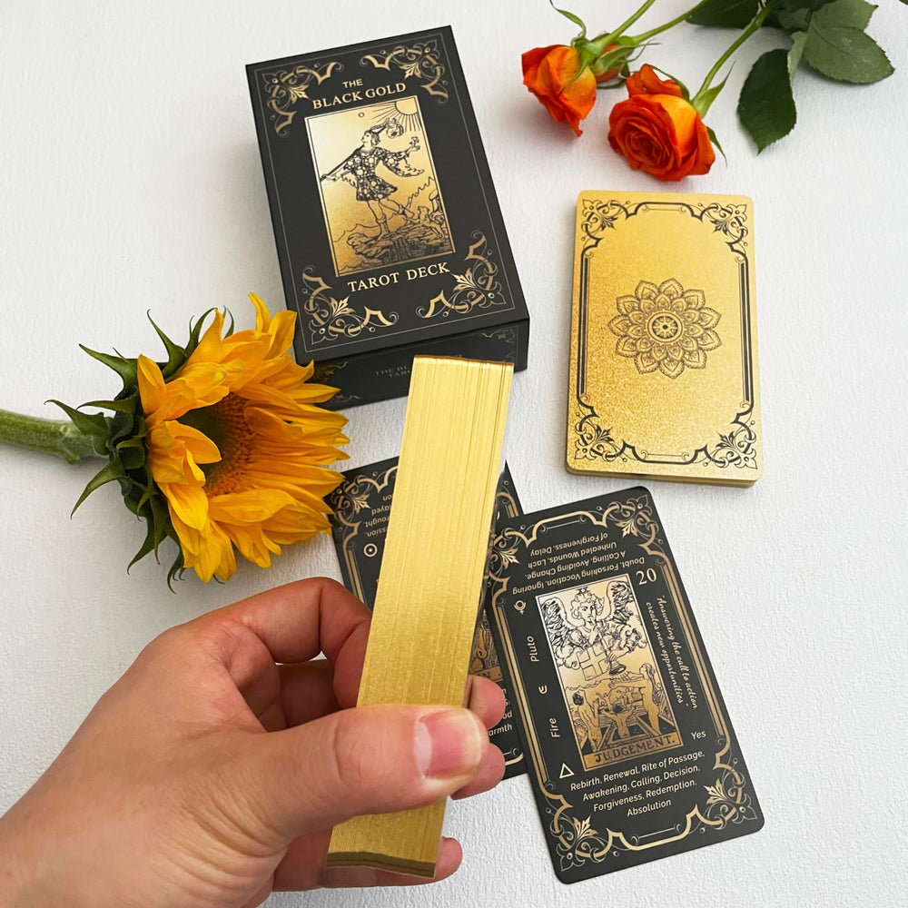 Qcsdckot 78-card tarot pack, complete set for traditional style readings.