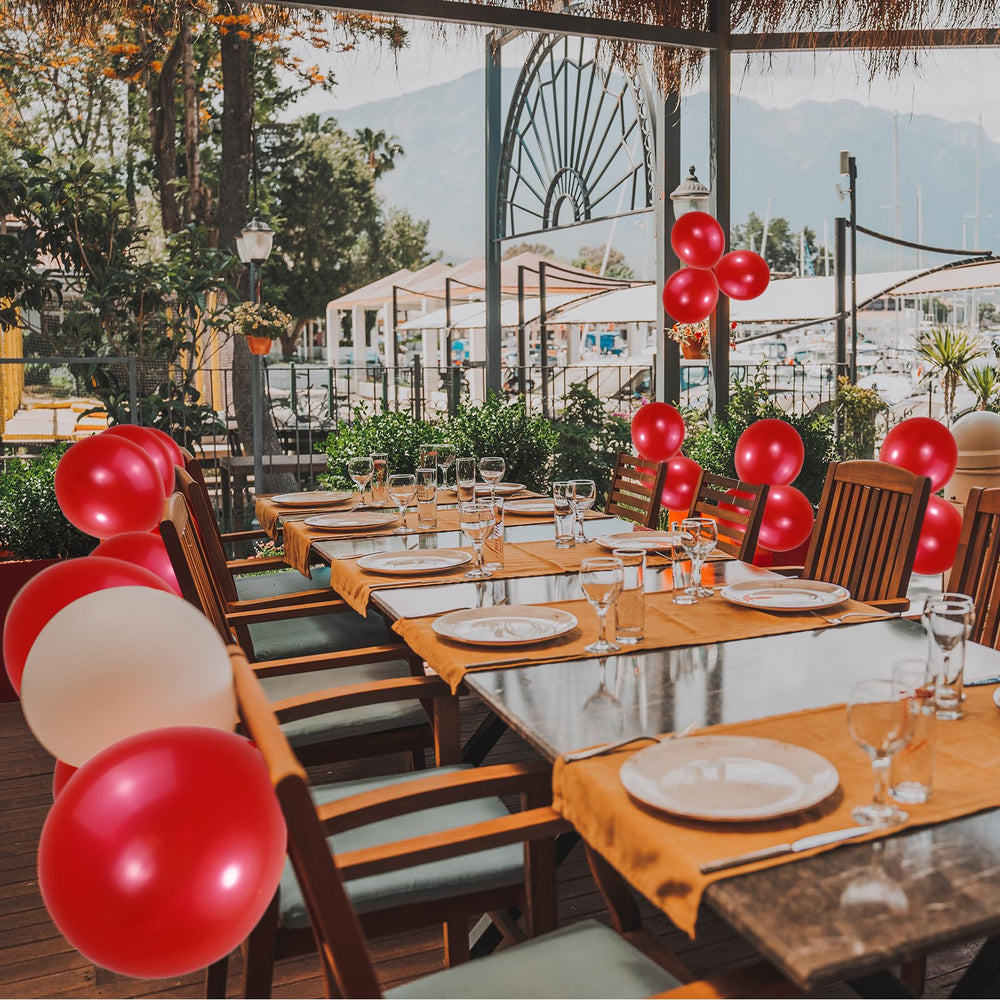 QIKOOLAA wedding decor uses royal red balloons for elegant touches