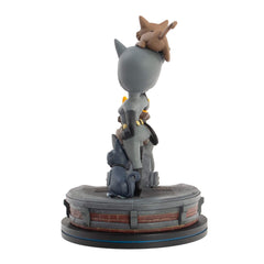 QMx Catwoman Q-Fig Elite Everstone polymer enables ultra-fine detailing.