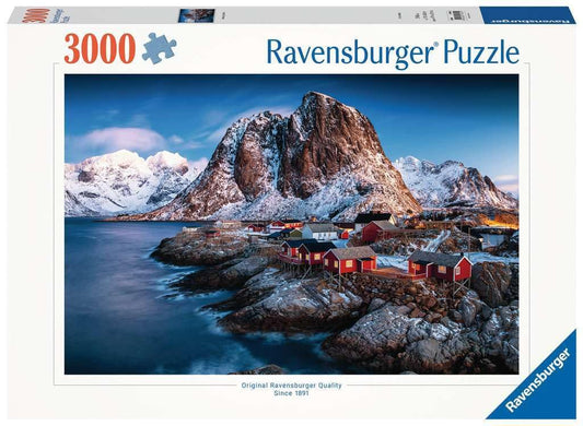 Ravensburger Hamnoy wide scene puzzle for relaxing evenings.