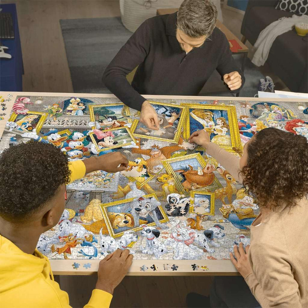 Ravensburger Mickey as Artist puzzle interlocking edges show sturdy, satisfying fit.