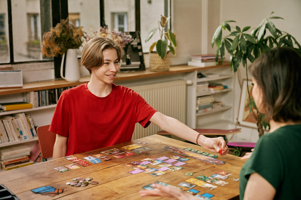 Repos Production Asmodee 7 Wonders Duel Agora Two Wonders expand endgame possibilities.