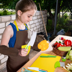 RISICULIS sandwich cutters add fun shapes to lunches.