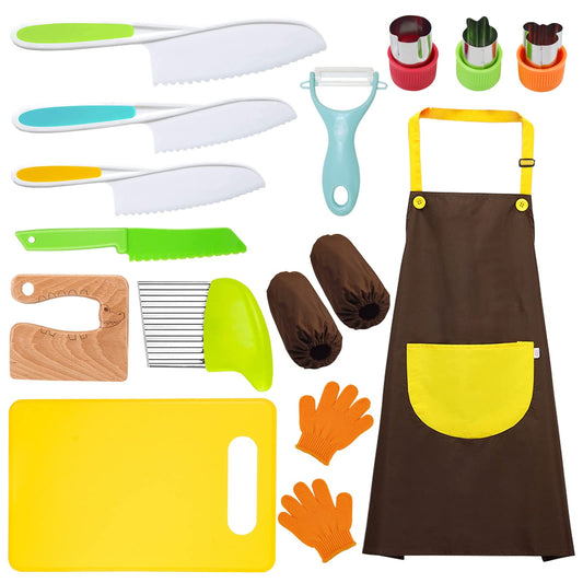 RISICULIS wooden toddler knife for safe, controlled cutting practice.