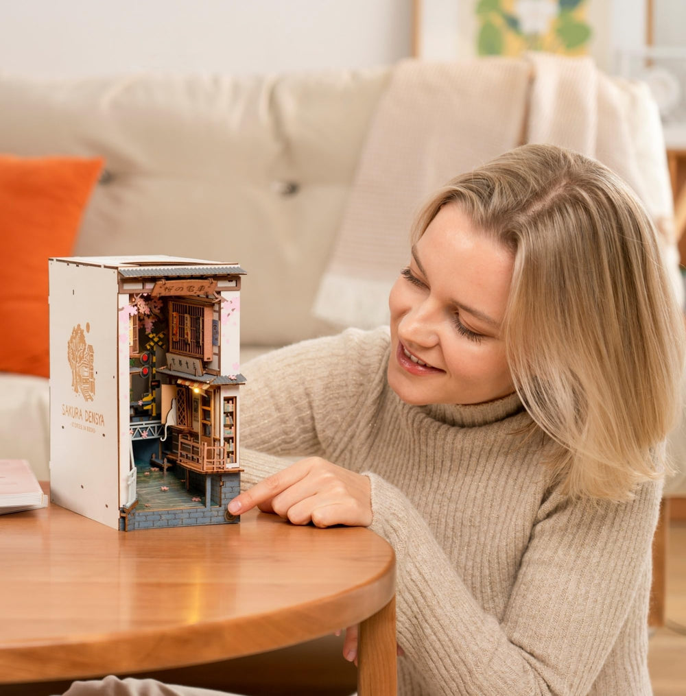 Rolife Sakura Densya bridge and trees detail creates a vivid mini world