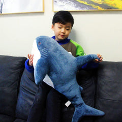 Ryttir 31-inch shark pillow provides soft lumbar support on the go