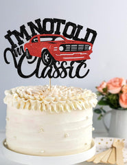 SALUTE Food-grade wooden sticks ensure sturdy placement on cakes.