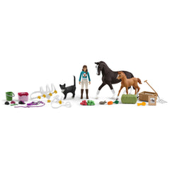 Schleich Horse Club hay bales provide realistic feed setup for stalls